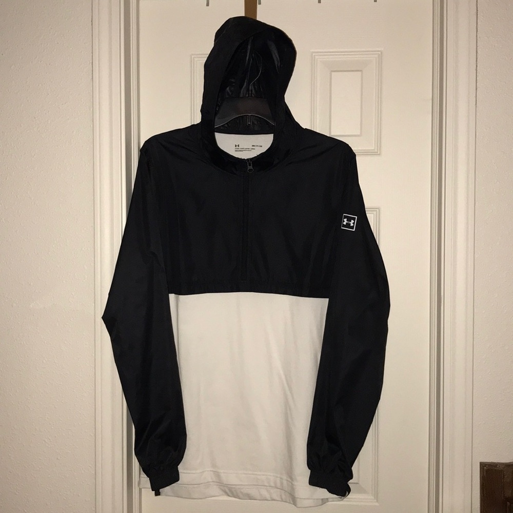 NWT Under Armour light weight hooded zip up